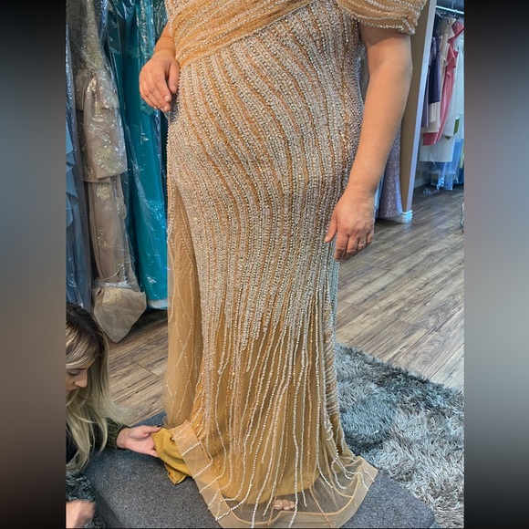 Custom handmade gown - Picture 2 of 11